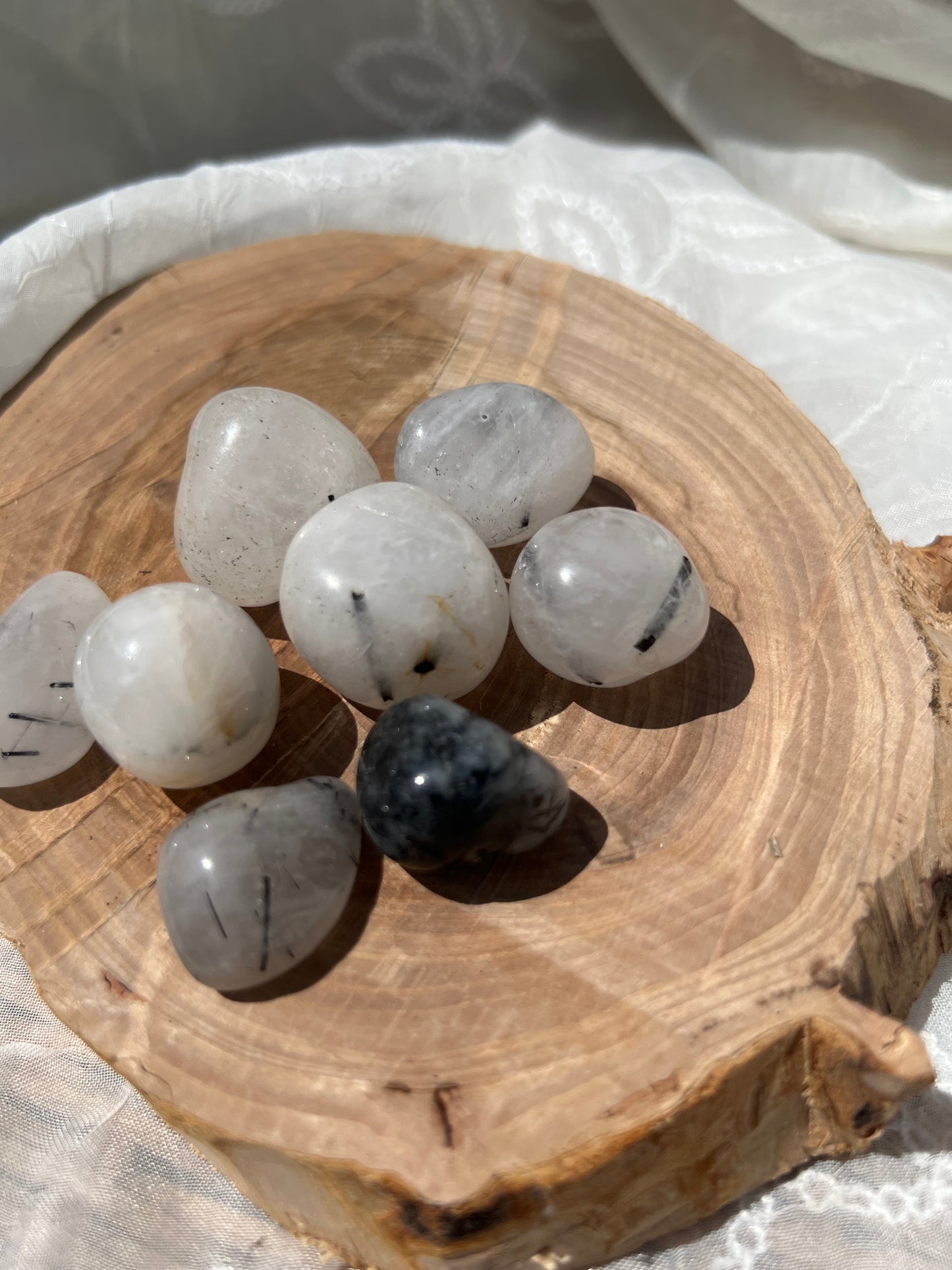 tourmaline in quartz tumble stone