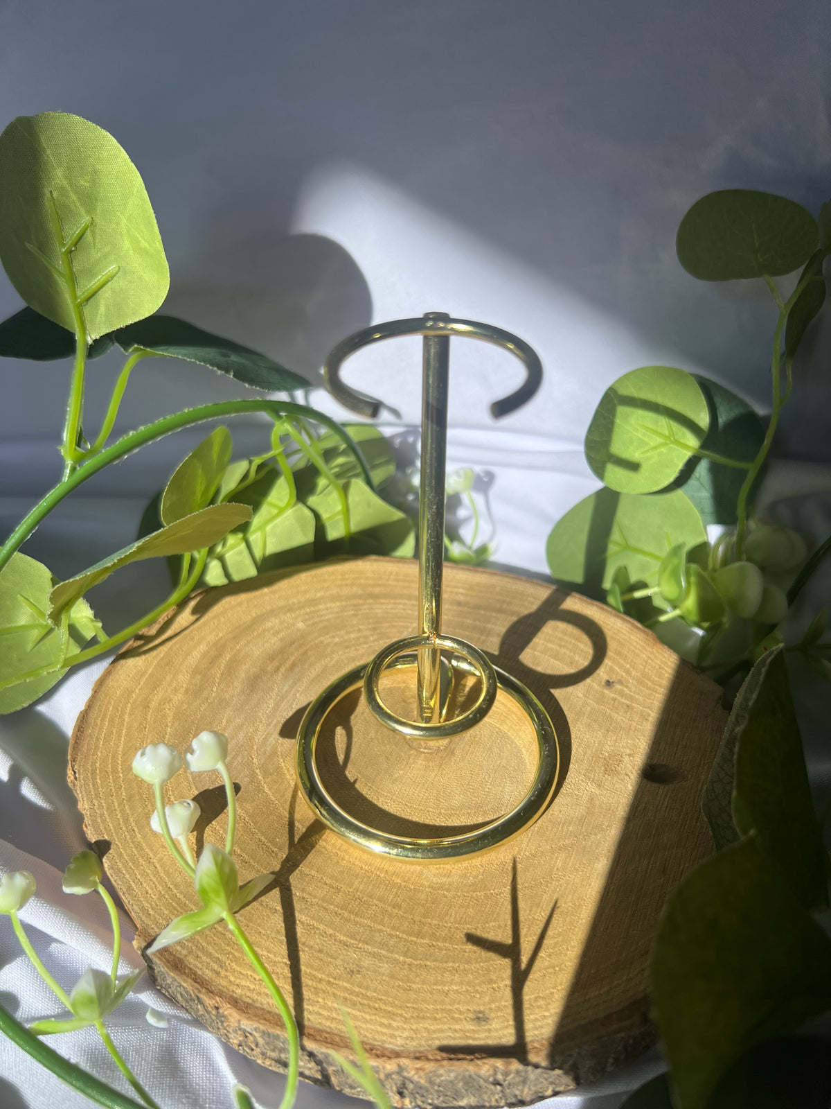 Gold metal crystal medium wand stand