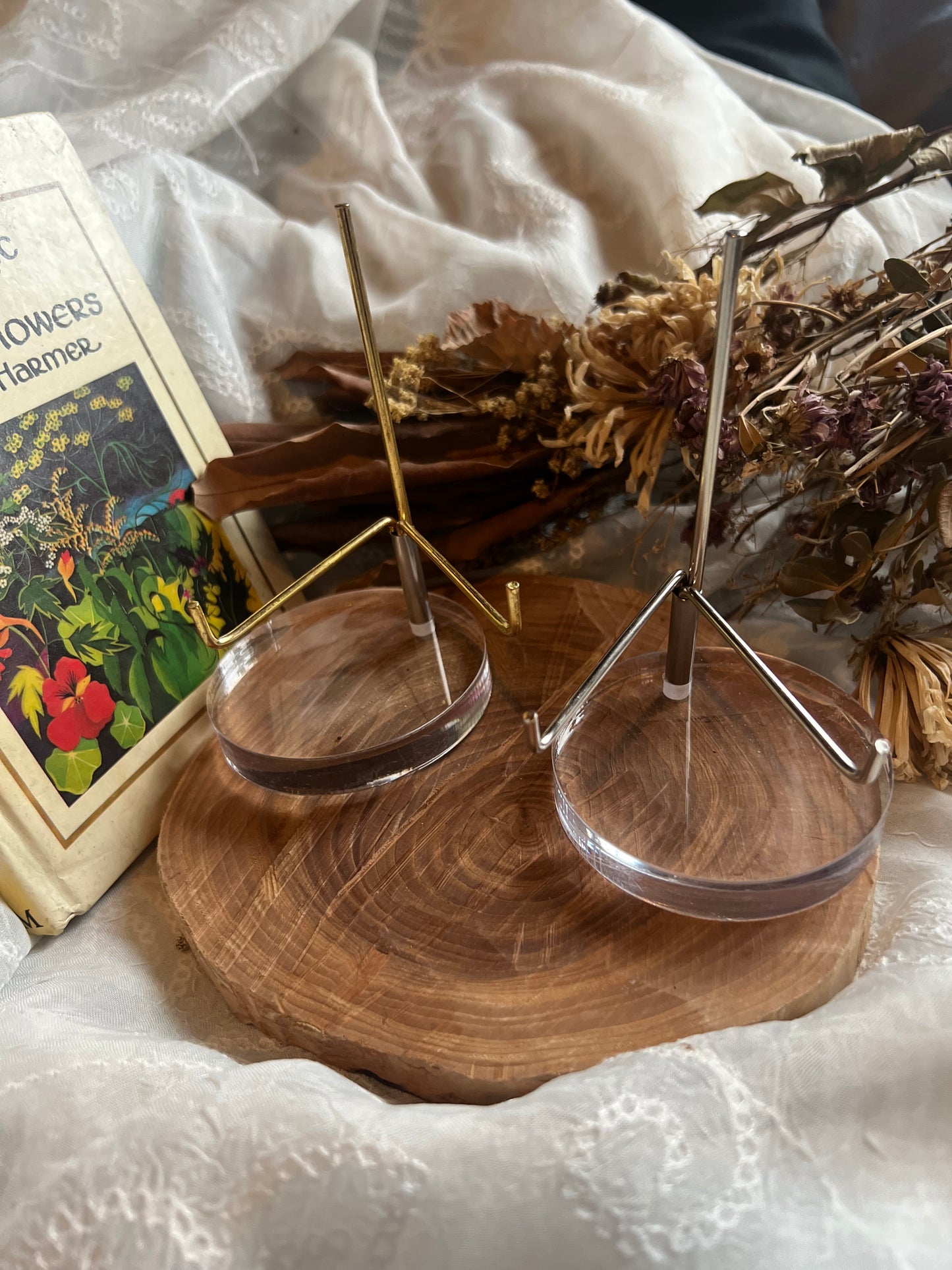 adjustable acrylic & metal crystal stand