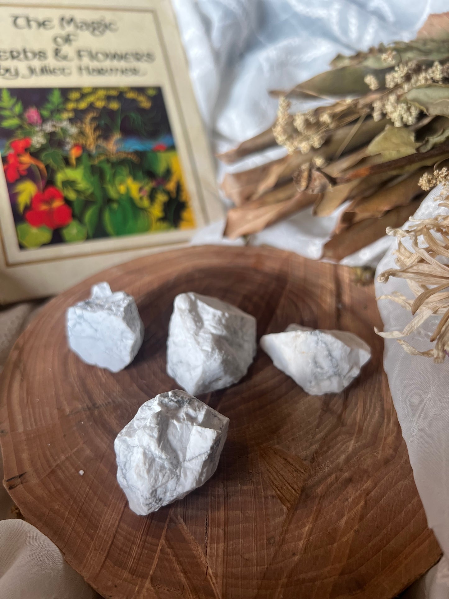 Howlite Raw Chunk