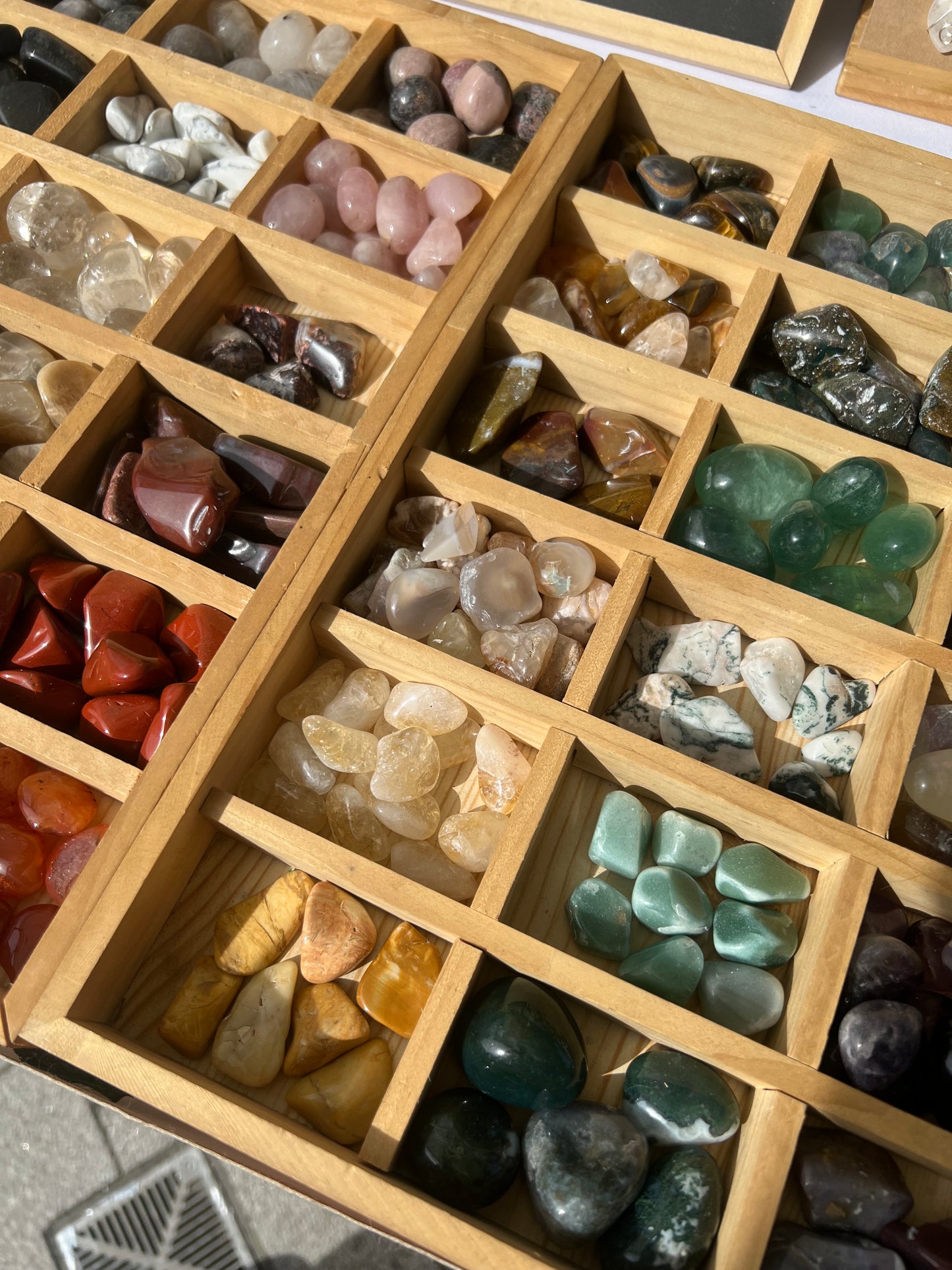 Intuitively chosen tumble stone pick and mix
