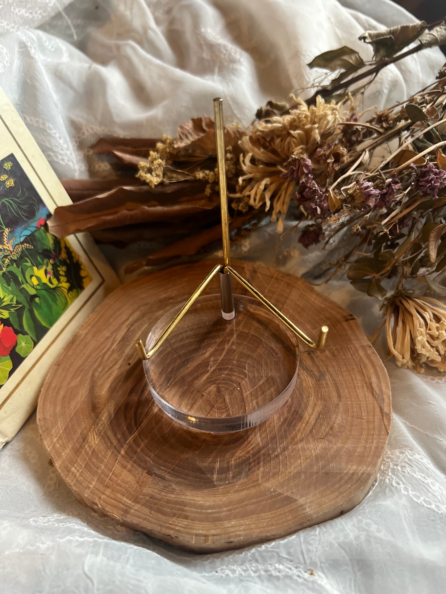 adjustable acrylic & metal crystal stand