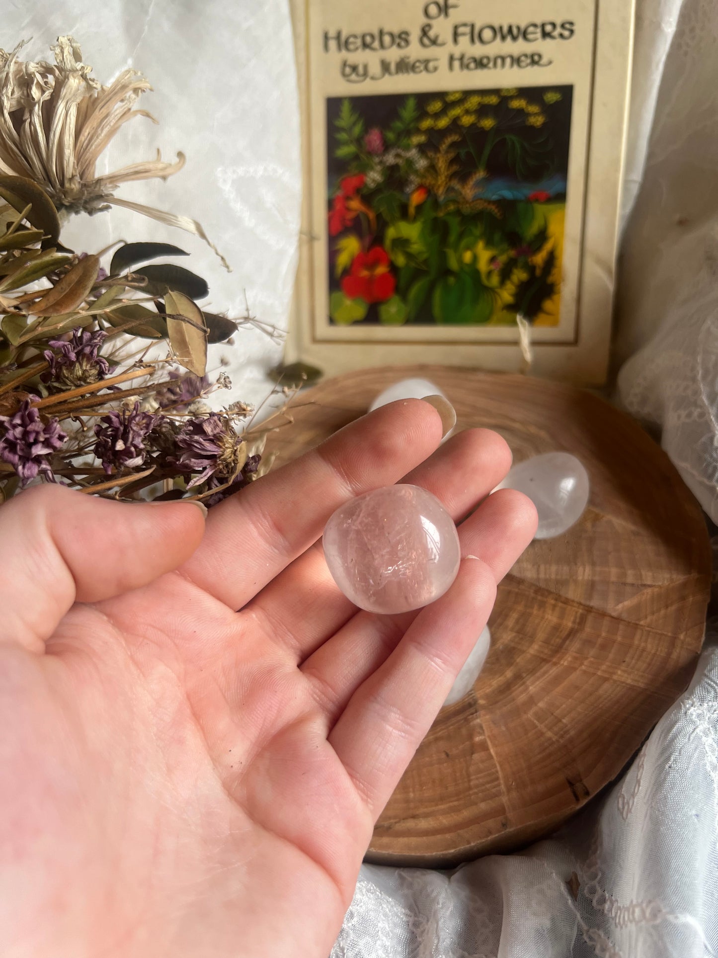 Quartz tumble stone
